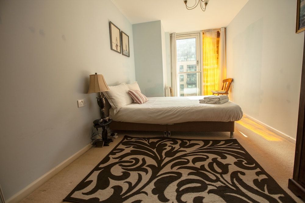 undefined Dockside London 7