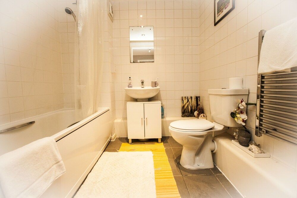 Dockside London Apartment, 2 Bedrooms 23