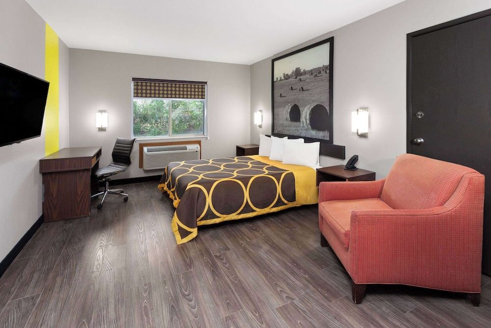 Standard Room, 1 Queen Bed, Accessible