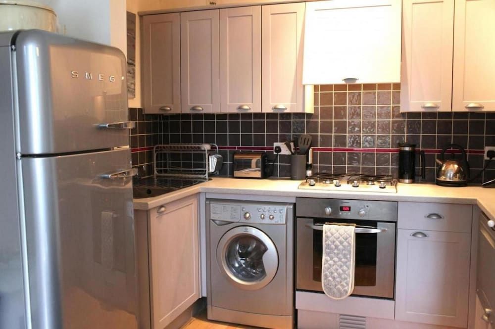 Trendy 2BD Flat in West Hampstead Apartment (2 Bedrooms) 11