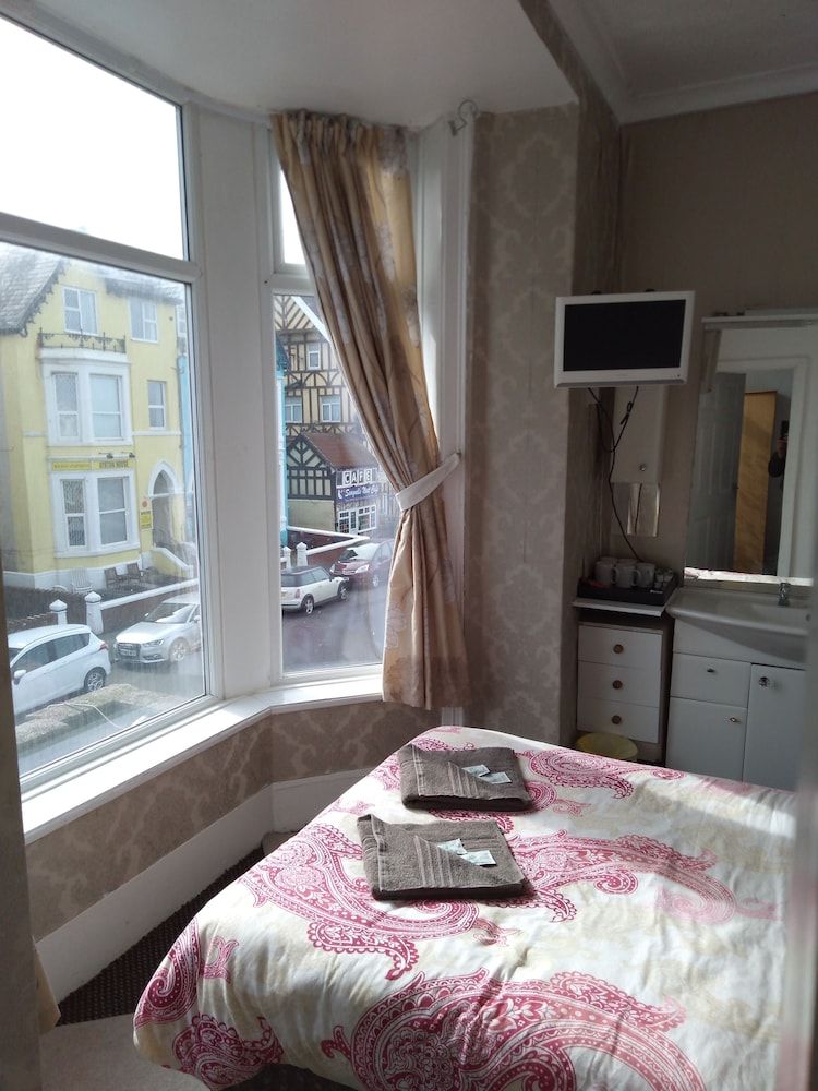 undefined Seaview Hotel 4