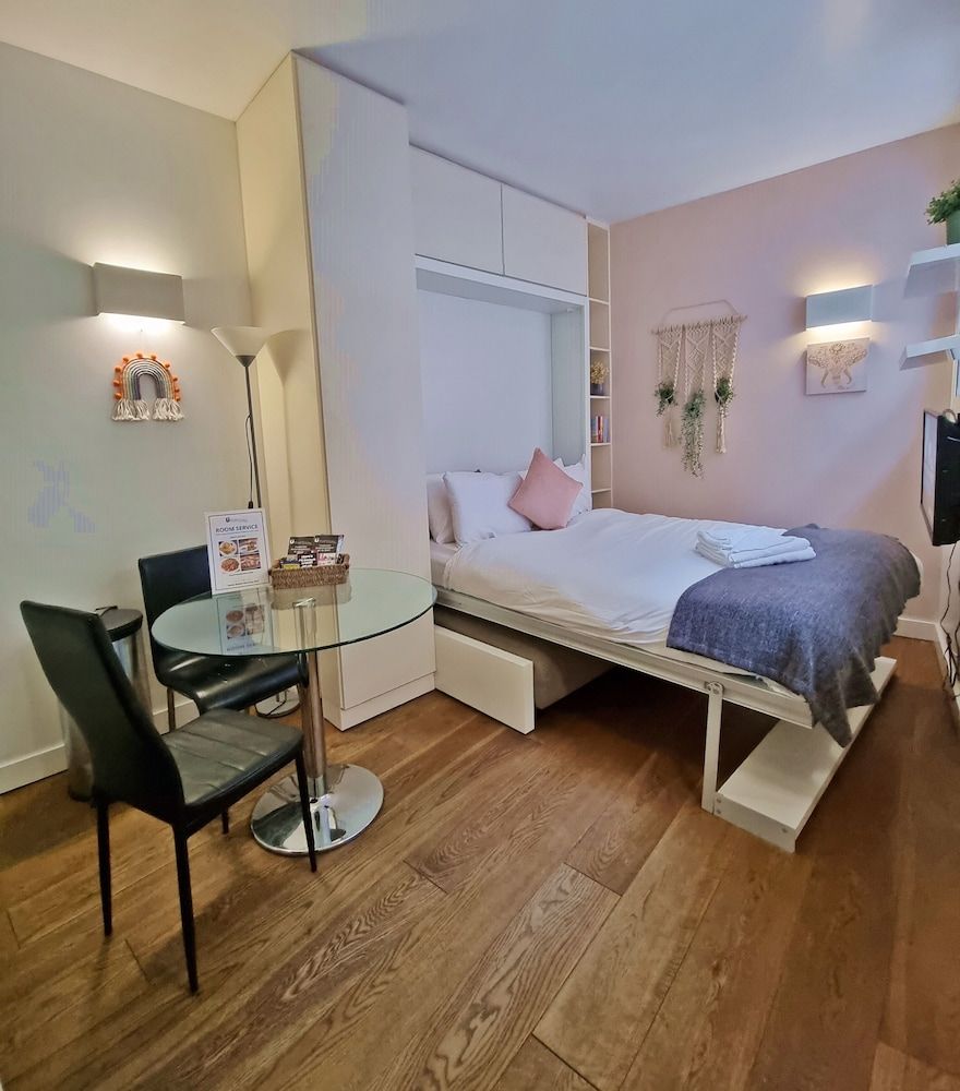 Urban Stay London City Apartments Deluxe Studio, 1 Double Bed, Bathtub 7