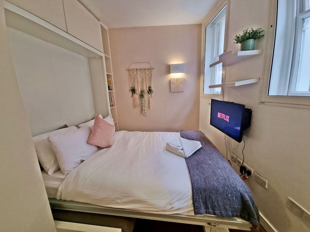 Urban Stay London City Apartments Deluxe Studio, 1 Double Bed, Bathtub 8