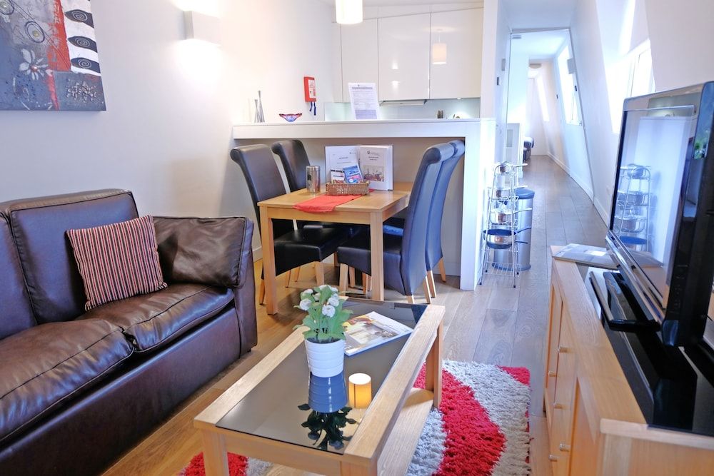 Urban Stay London City Apartments Deluxe Apartment, 1 Bedroom, Bathtub 21