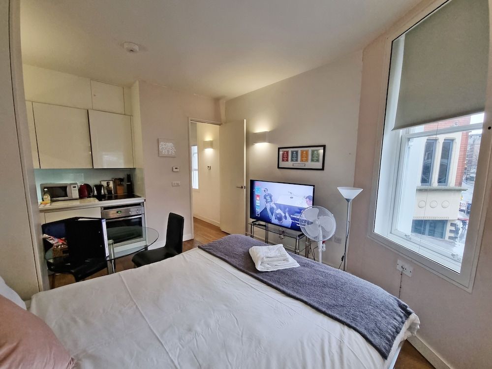 Urban Stay London City Apartments Deluxe Studio, 1 Double Bed, Bathtub 5