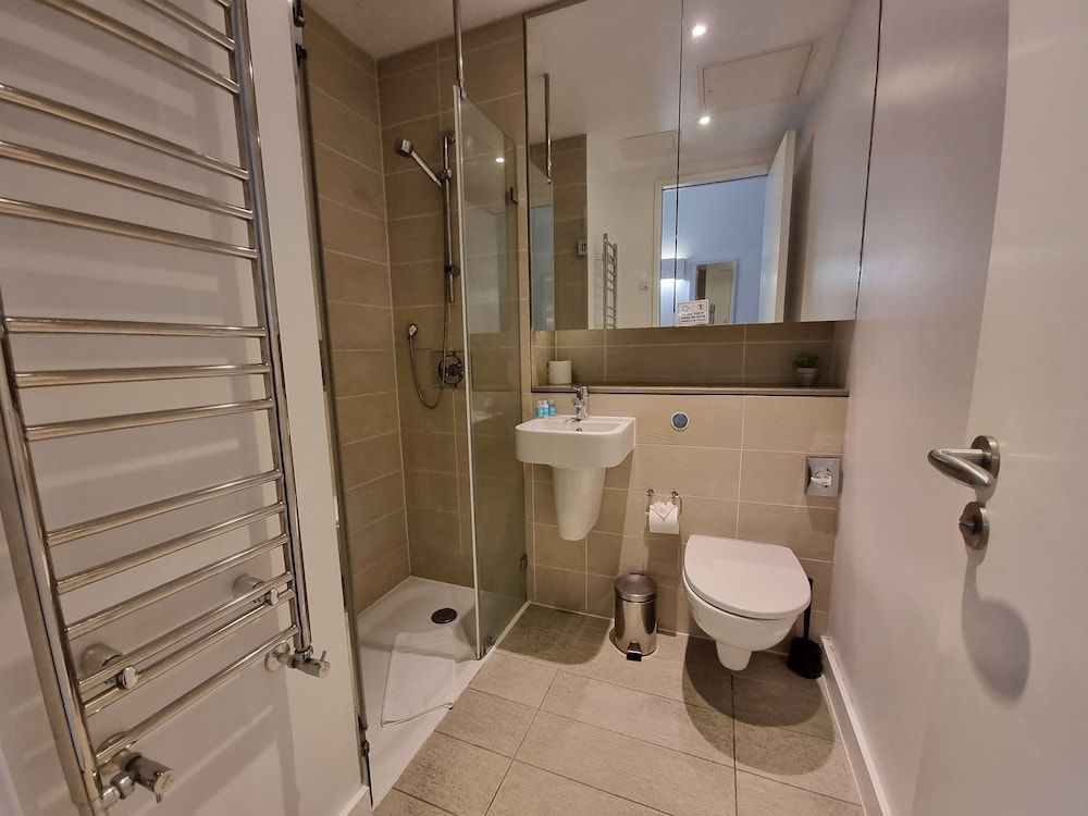 Urban Stay London City Apartments Deluxe Studio, 1 Double Bed, Bathtub 11