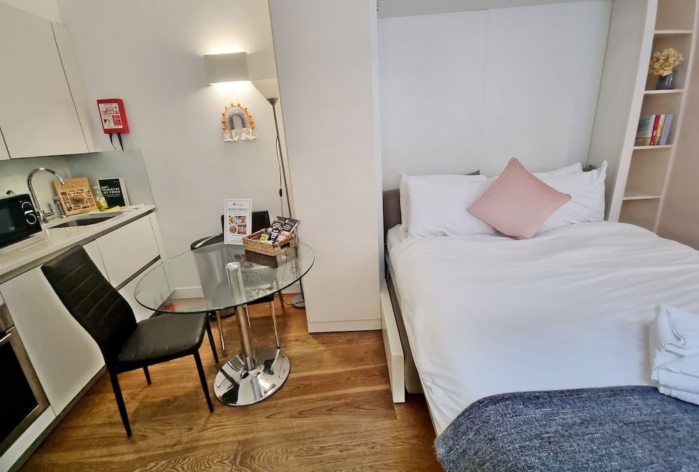 Urban Stay London City Apartments Deluxe Studio, 1 Double Bed, Bathtub 6