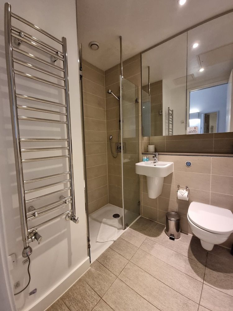 Urban Stay London City Apartments Deluxe Studio, 1 Double Bed, Bathtub 12