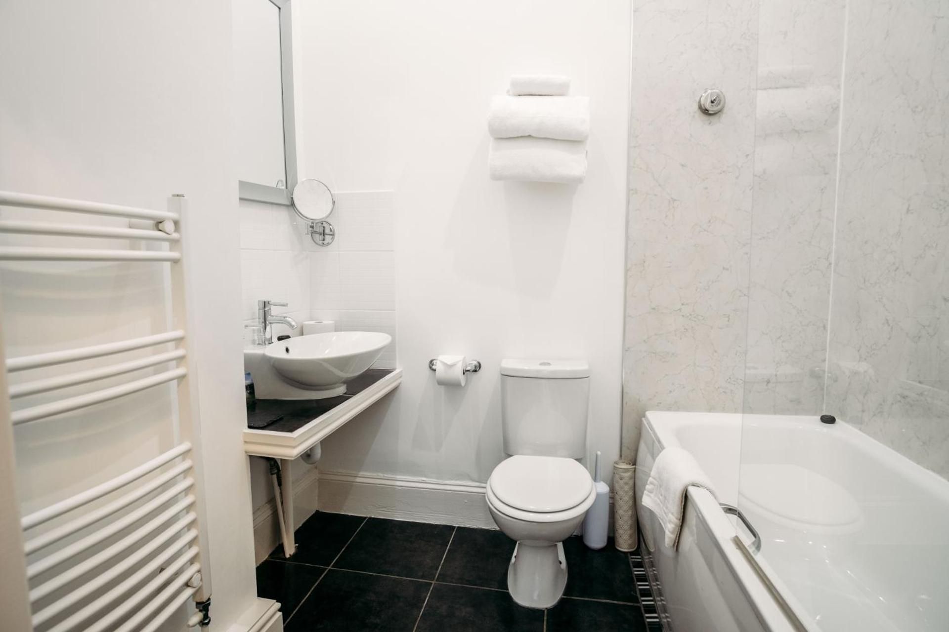 The Town House Apartment with Sea View