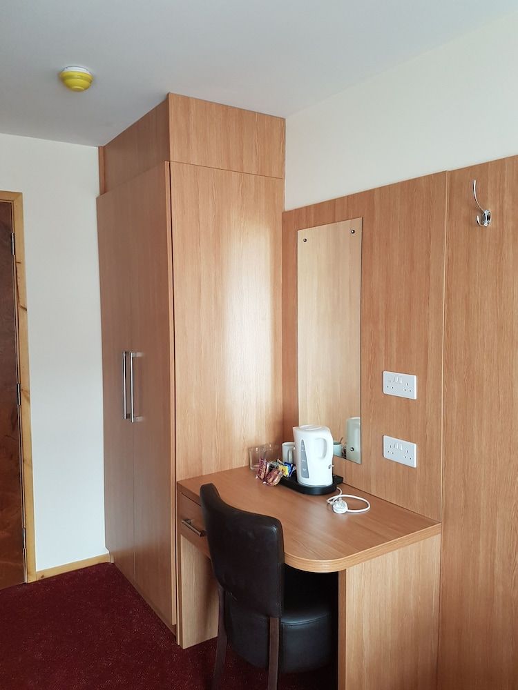 The Cliff Top Inn Hotel Family Room 4