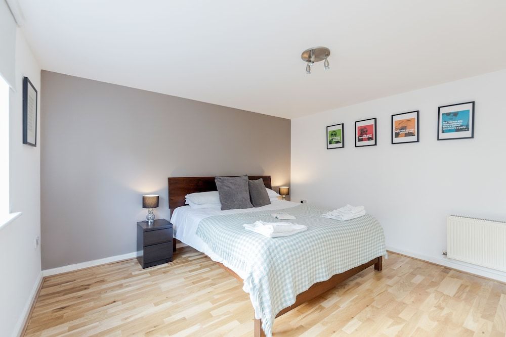 The Bateman's Shoreditch 2 Bed Flat by BaseToGo Apartment, 2 Bedrooms 2