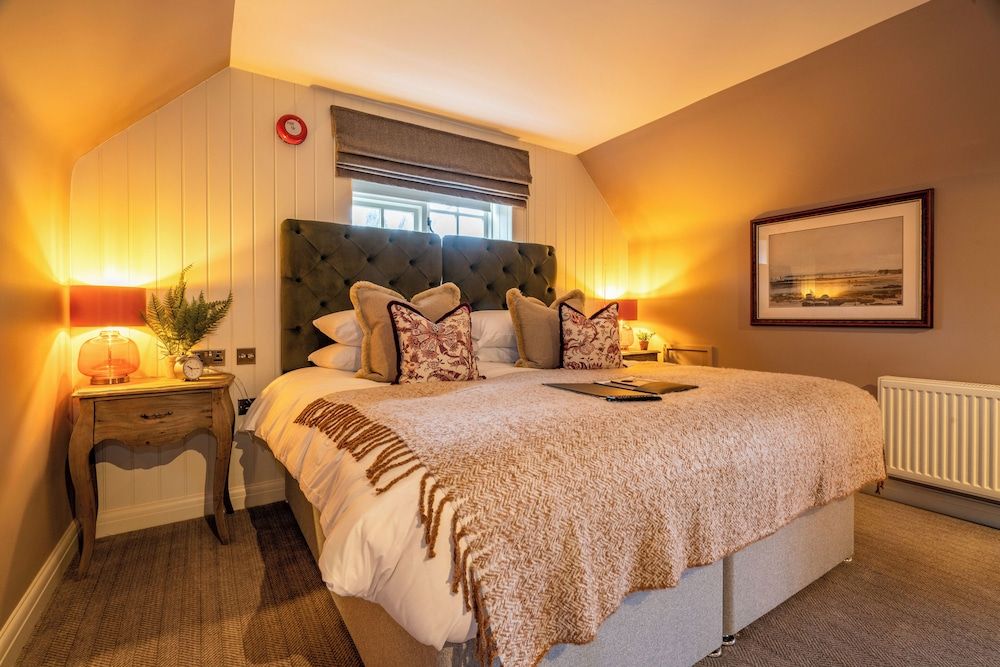 The Old House Inn Comfort Room 4