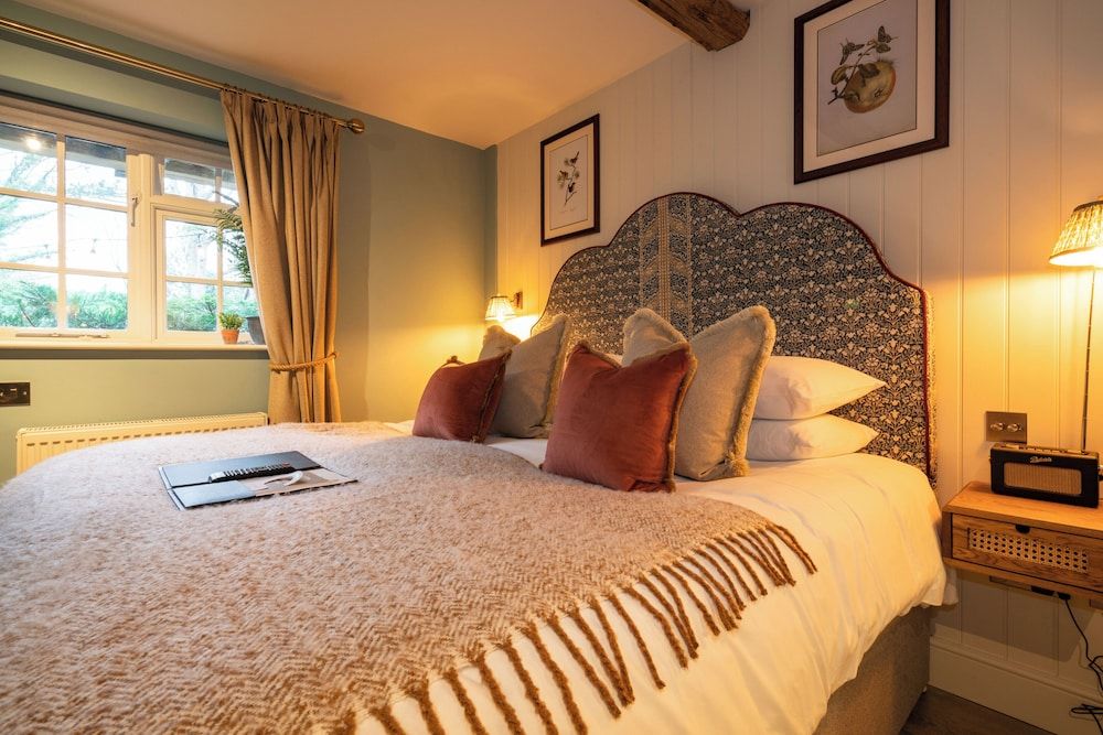 The Old House Inn Classic Room 2