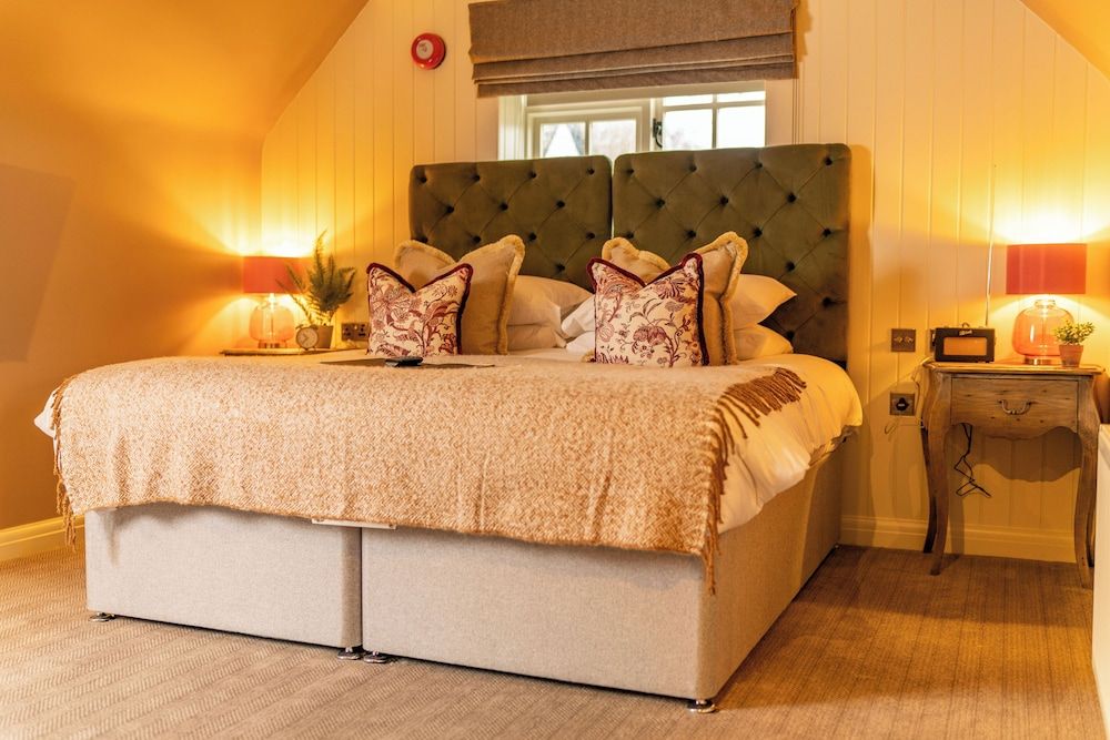 The Old House Inn Comfort Room 2