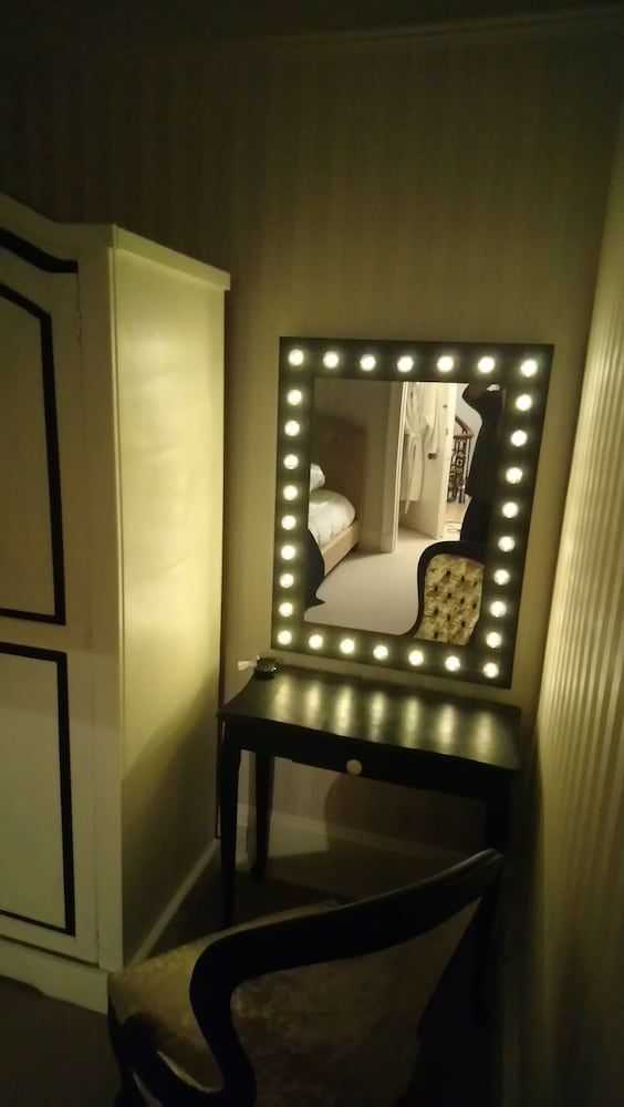 Trinity Boutique B&B Deluxe Double Room, Bathtub (Neoclassical) 2