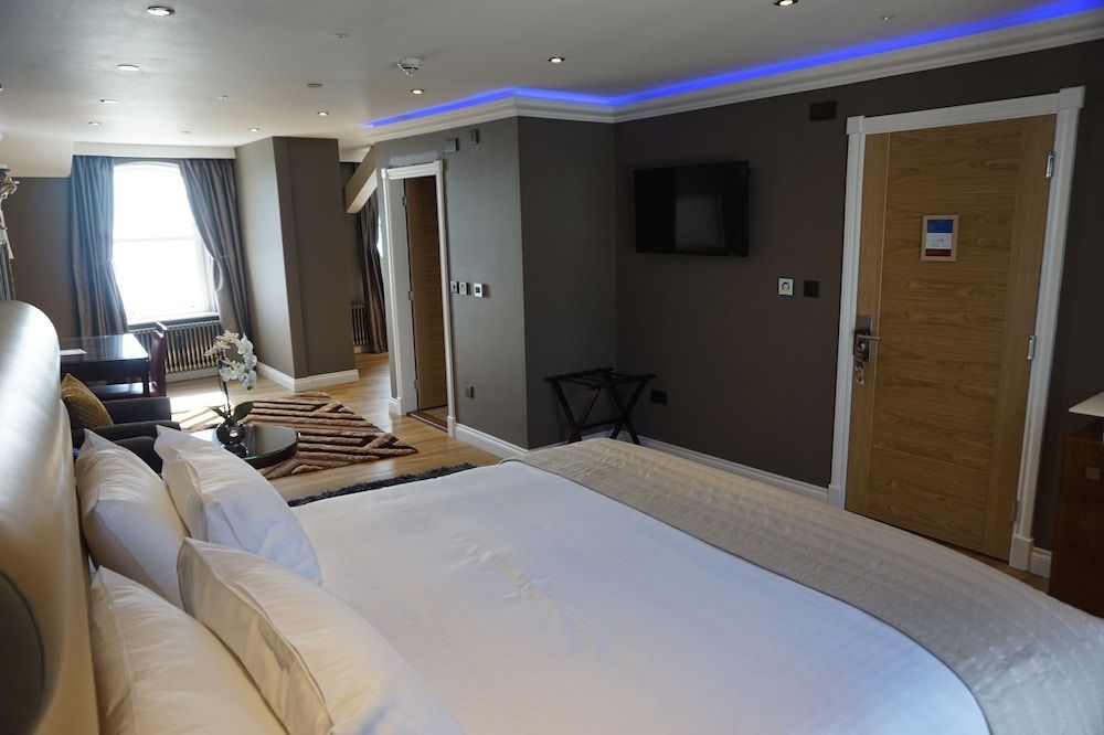 Halvard Hotel Superior Room, 1 King Bed, Beach View 5