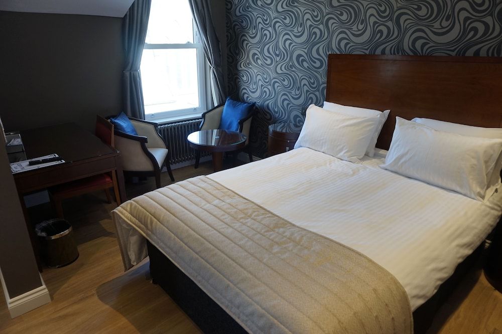Halvard Hotel Deluxe Room, 1 King Bed (King ) 4