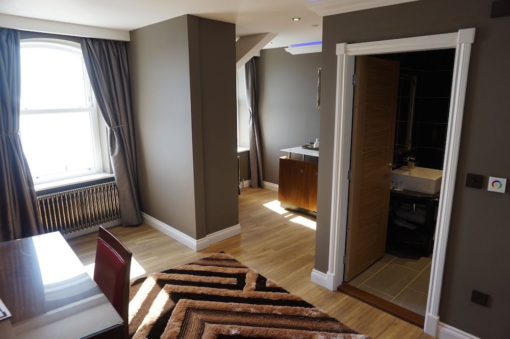 Halvard Hotel Superior Room, 1 King Bed, Beach View 3