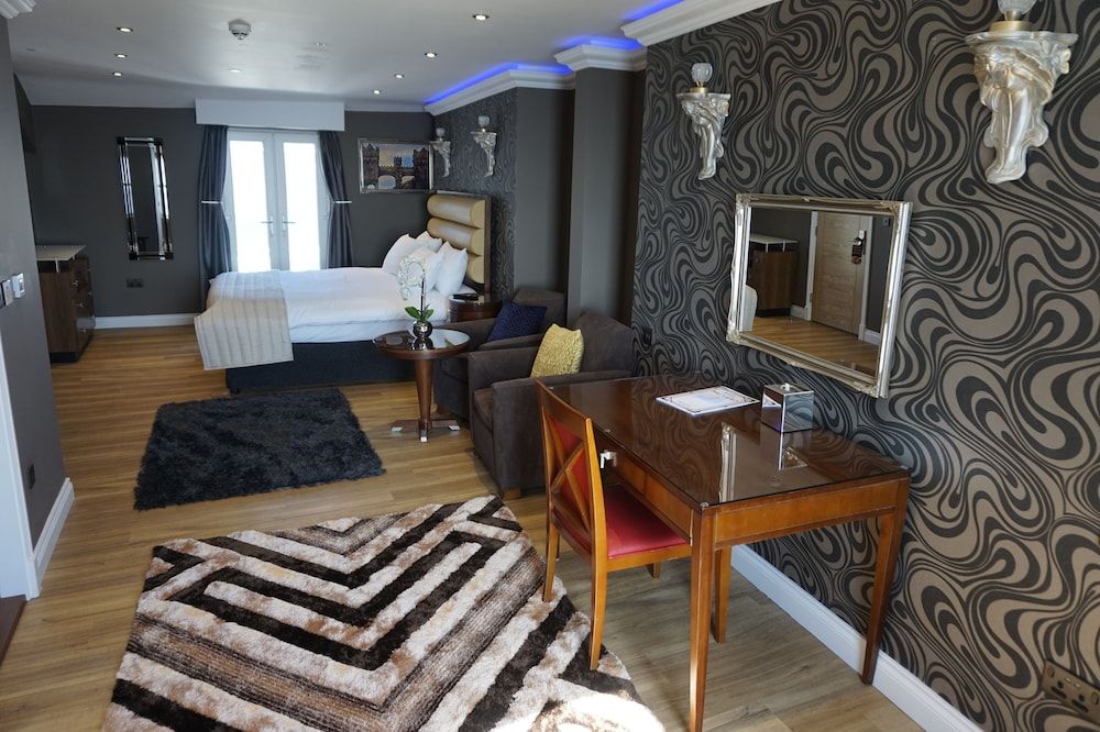 Halvard Hotel Superior Room, 1 King Bed, Beach View 8