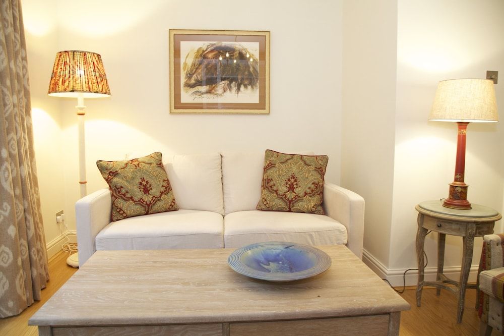A Place Like Home - Two Bedroom Flat near Gloucester Road Apartment, 2 Bedrooms, 2 Bathrooms 8