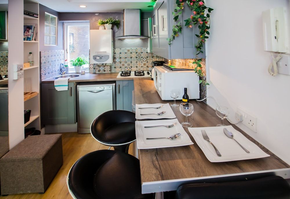 undefined Pimlico Chic Suite 5