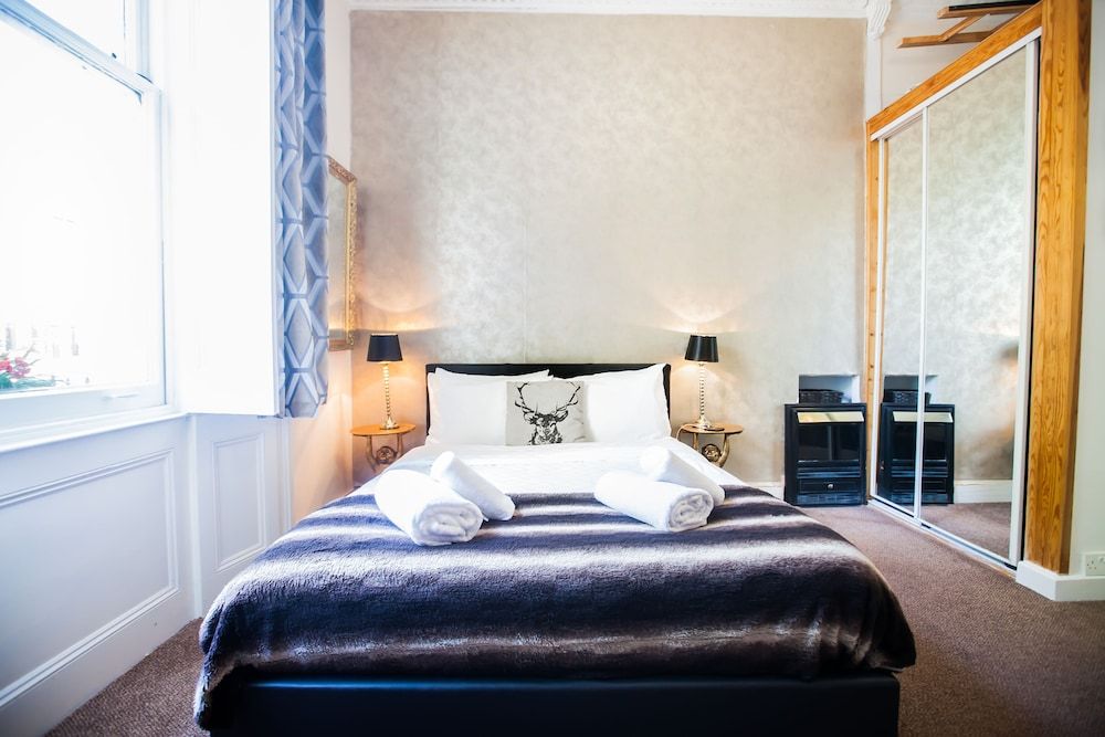 undefined Pimlico Chic Suite 10