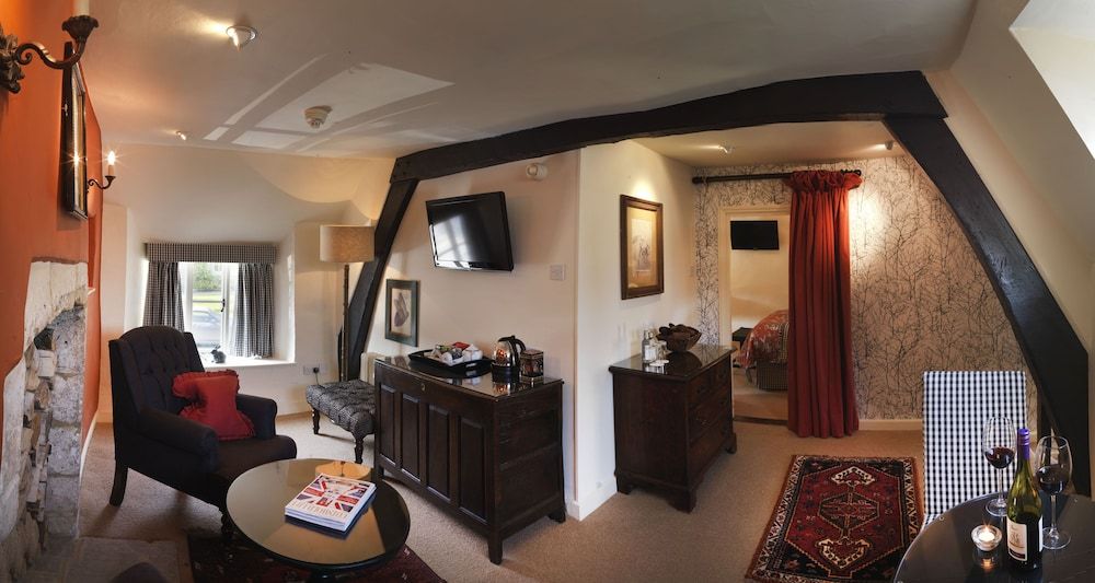 Bay Tree Hotel Deluxe Double Room 4