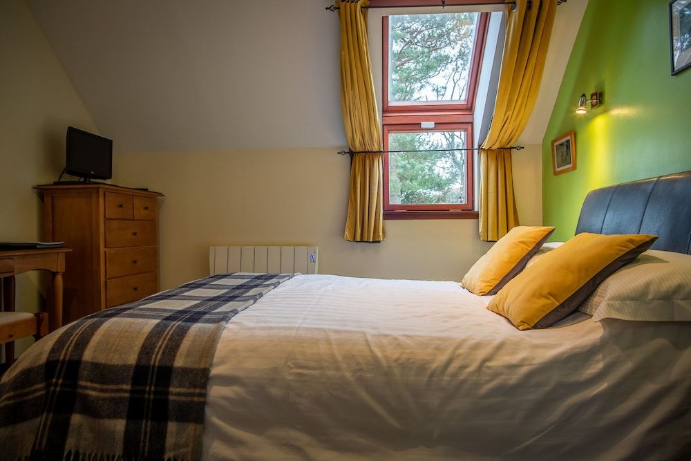 Double Room, Private Bathroom (Capercaillie)