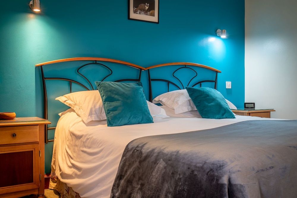 Double Room, Accessible, Ensuite (Pine Marten)