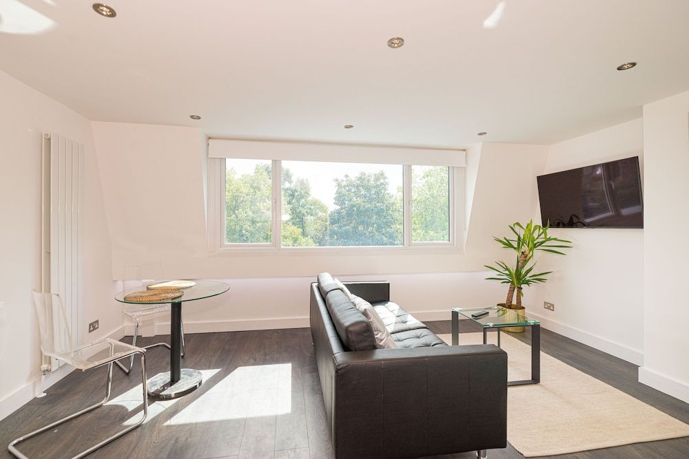 Bright Aircon Apt Earls Court London Business Apartment, 1 Bedroom, Non Smoking, City View 2