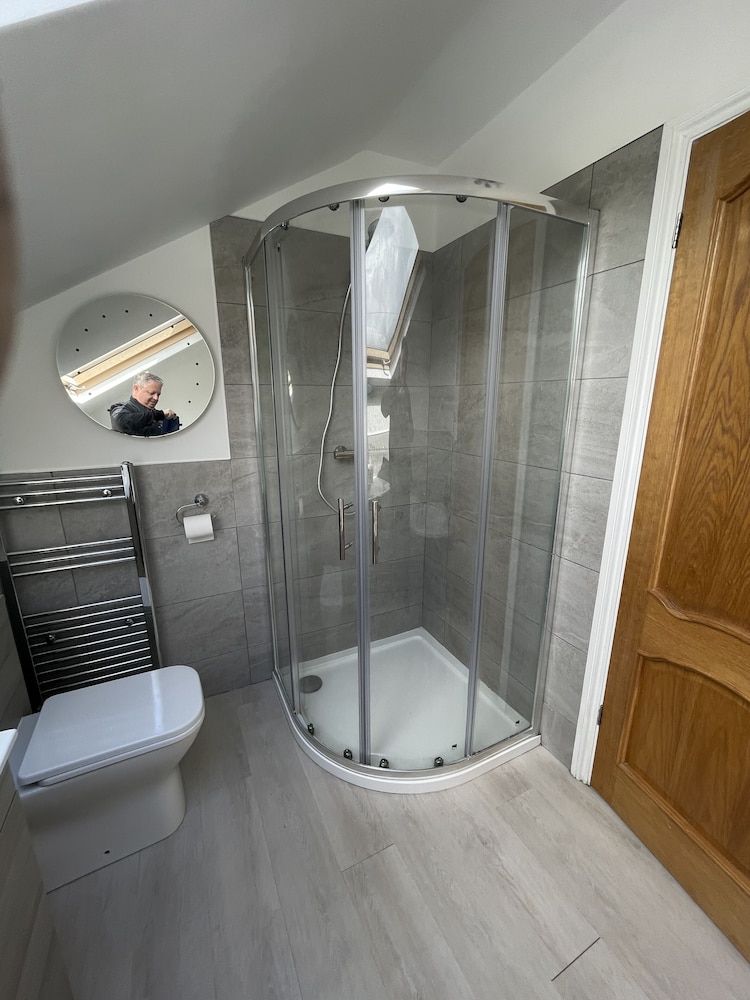 Haymills Guesthouse Classic Double or Twin Room, Ensuite 3