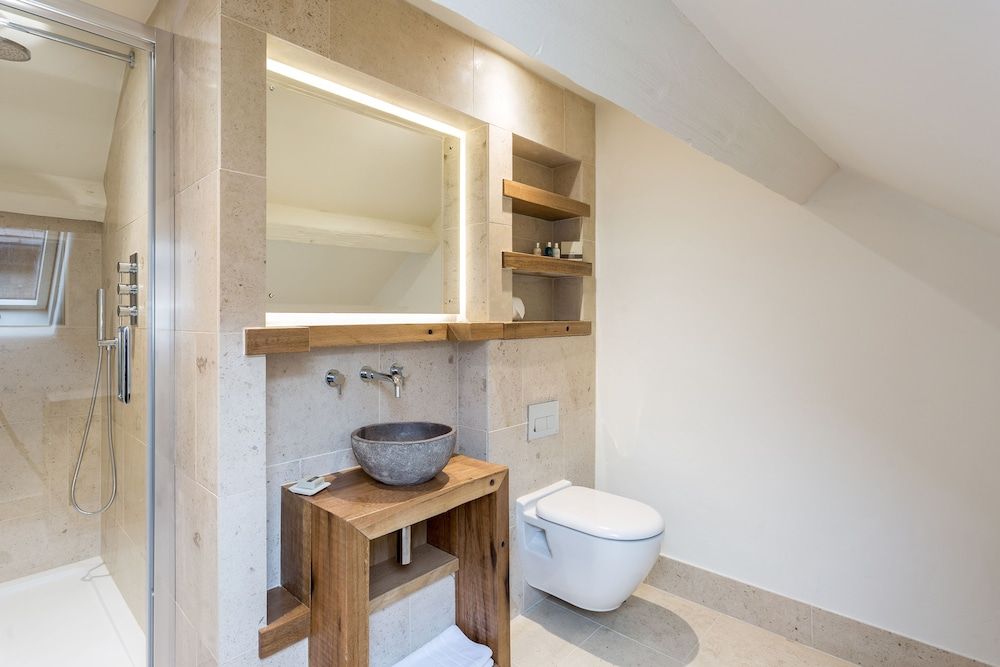 The Cow Dalbury Premium Double Room, 1 King Bed 4