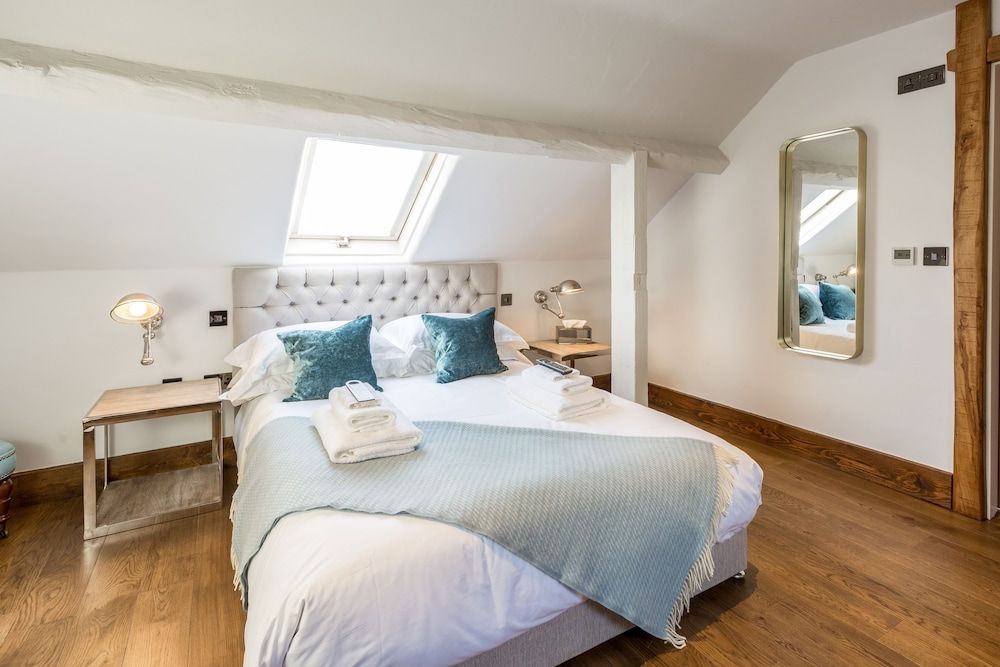 The Cow Dalbury Premium Double Room, 1 King Bed 2