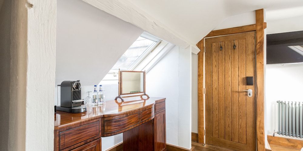 The Cow Dalbury Premium Double Room, 1 King Bed 5