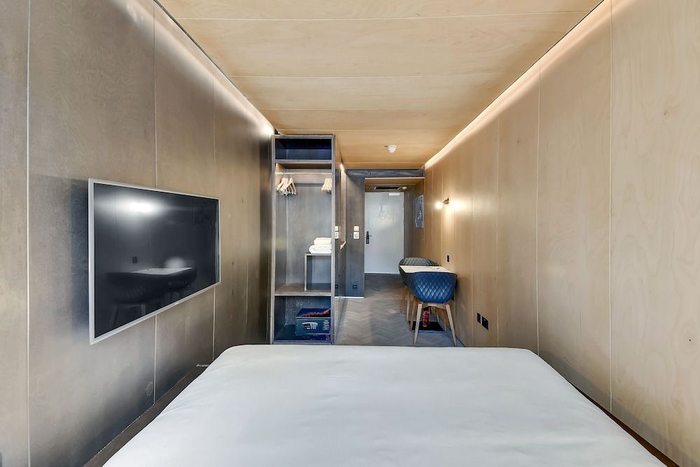 Stow Away Waterloo Standard Apartment 5