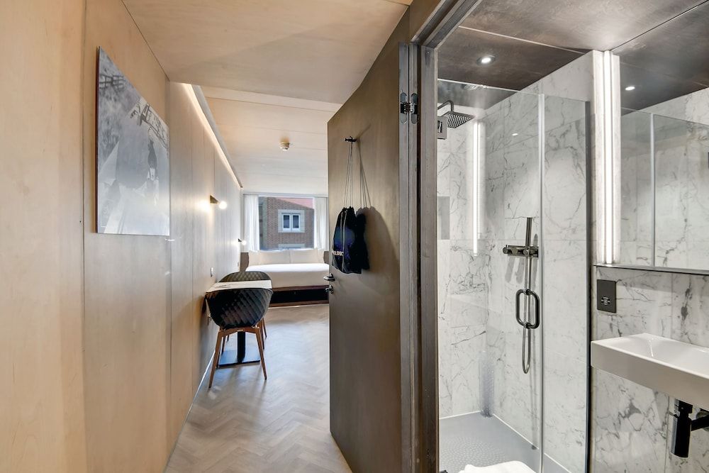 Stow Away Waterloo Standard Apartment 16