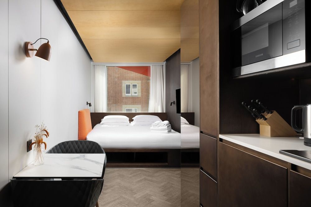 Stow Away Waterloo Standard Apartment 7