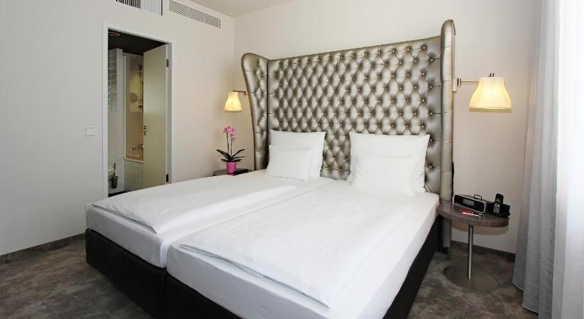 undefined ARCOTEL John F Berlin 8