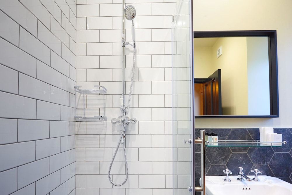 The Princess Victoria Deluxe Double Room, 1 King Bed 5