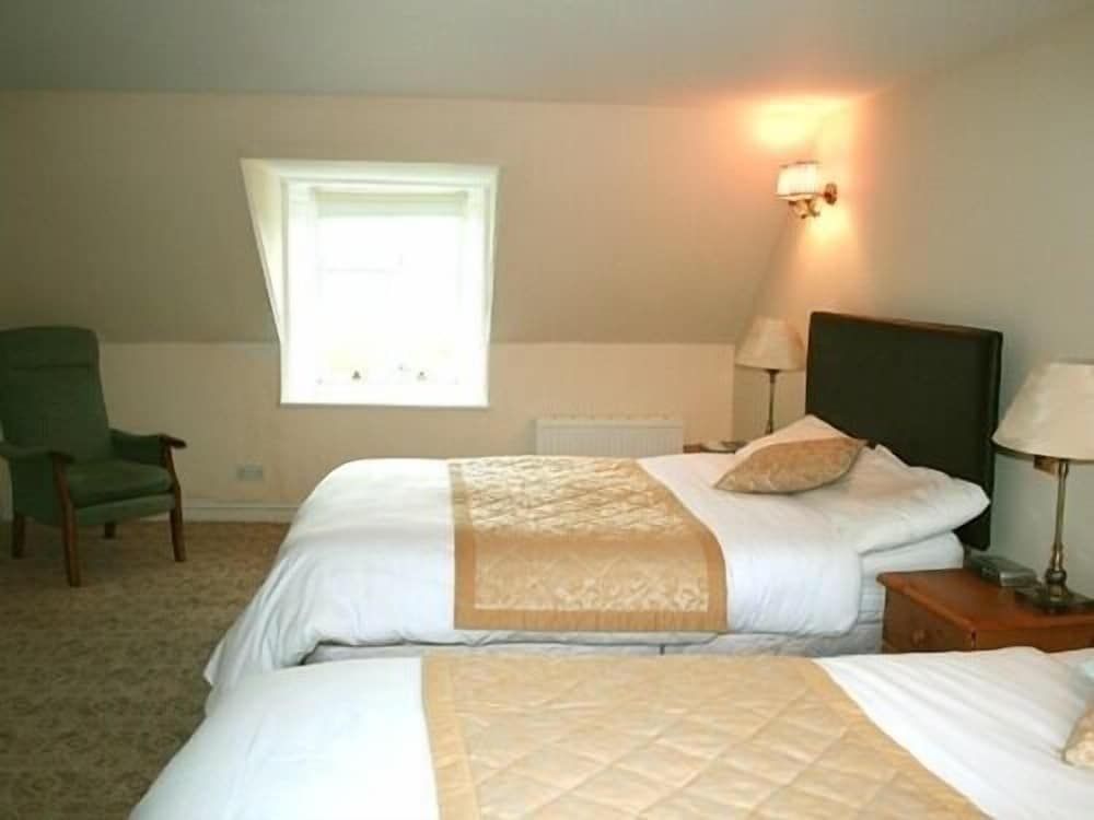 Kilmartin Hotel Standard Quadruple Room, Ensuite (Autumn Room) 3