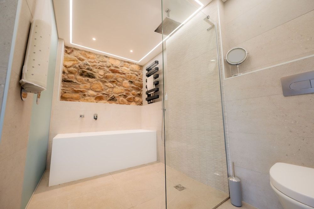 1692 Wasdale Luxury Suite, Ensuite ("Cairn") 10