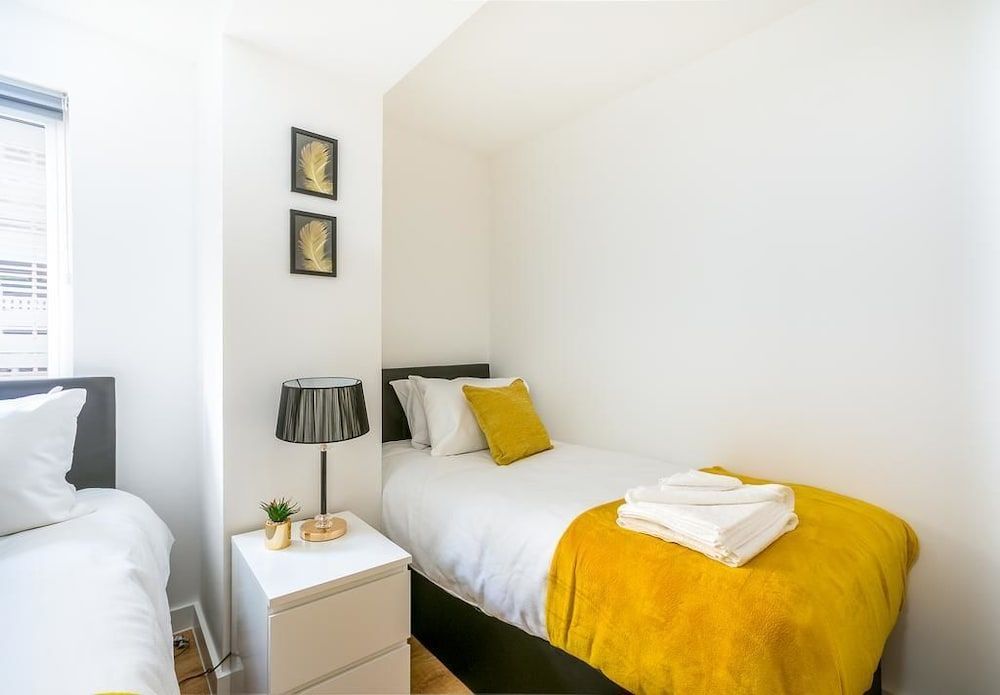 Exclusive Apartment, 4 Bedrooms, Balcony, City View