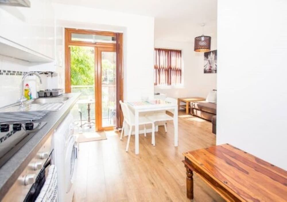 undefined Brick Lane Comfy Apartments 9