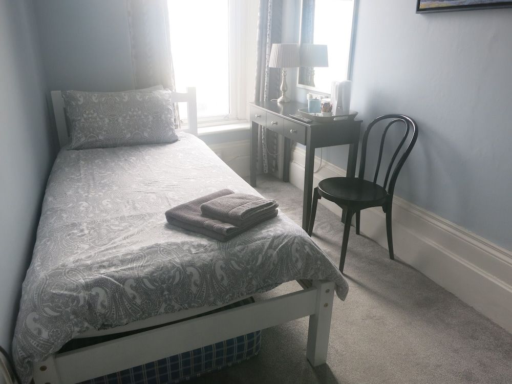 Single Room, Sea View