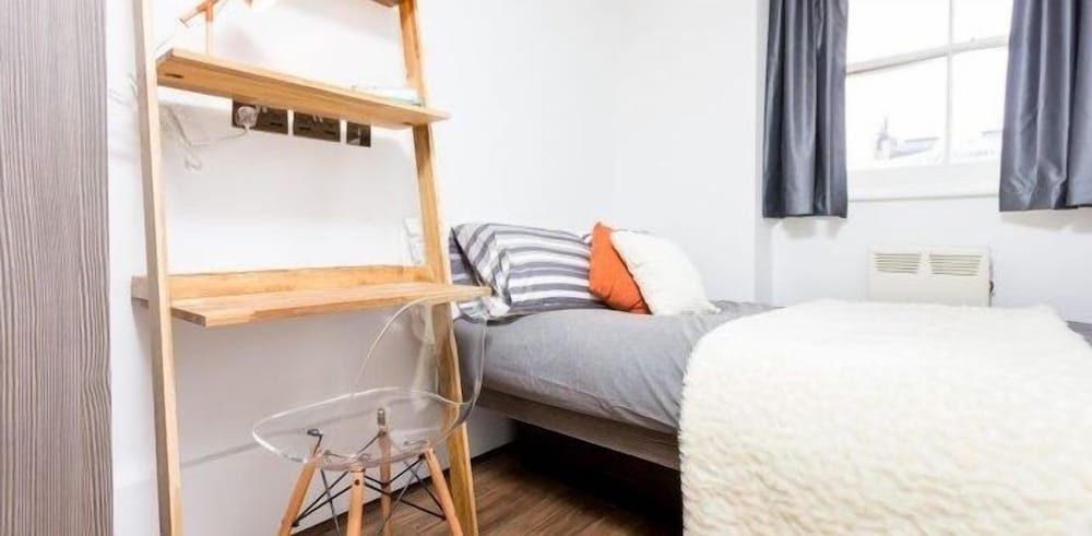 The Dome Hyde Park Studio Double Room 5