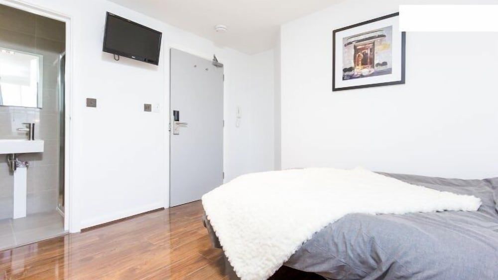 The Dome Hyde Park Studio Double Room 11