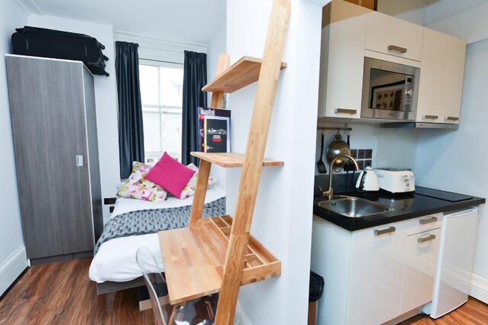 The Dome Hyde Park Studio Double Room 18