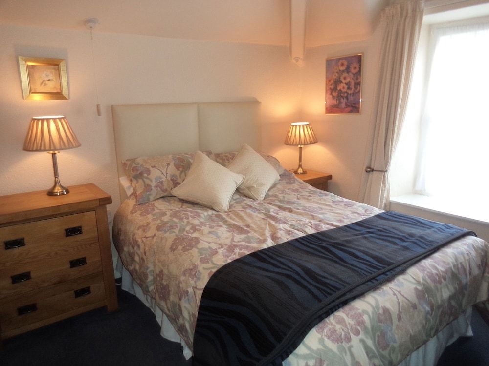 Ivy House Double Room, Ensuite 2