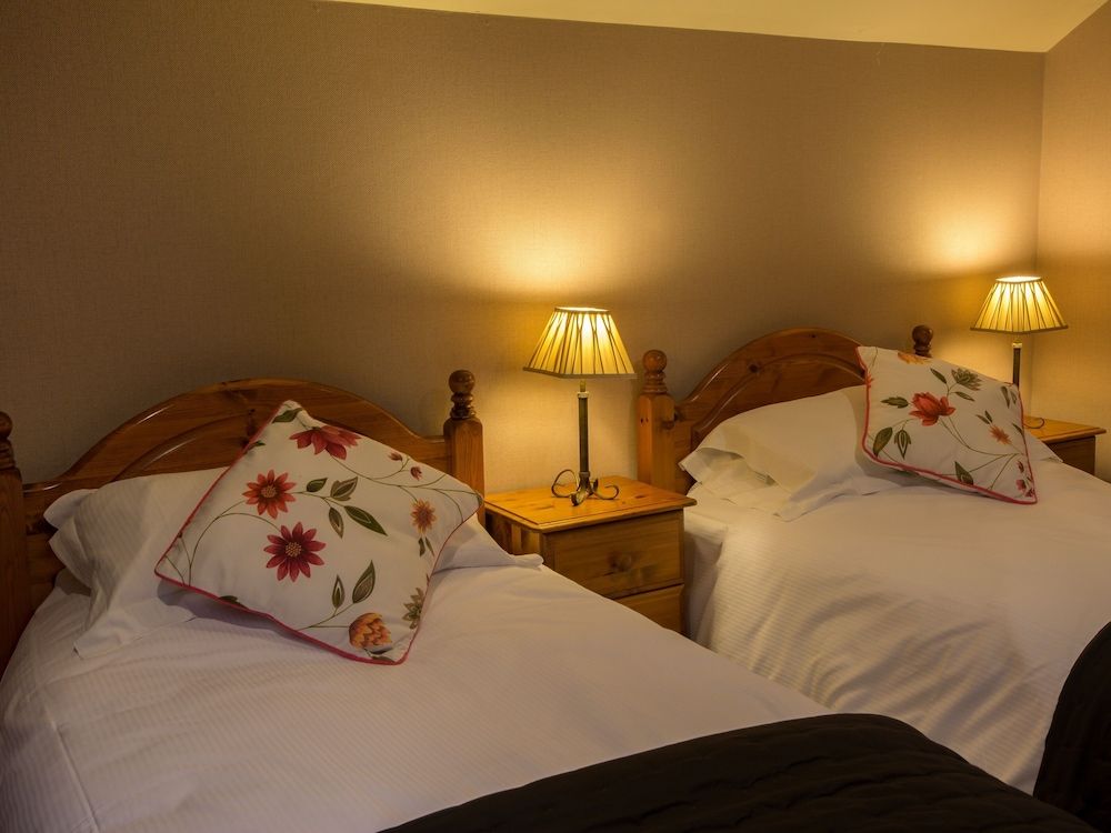 The Barrel Inn Standard Twin Room, Ensuite 3