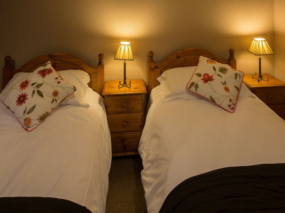 The Barrel Inn Standard Twin Room, Ensuite 2